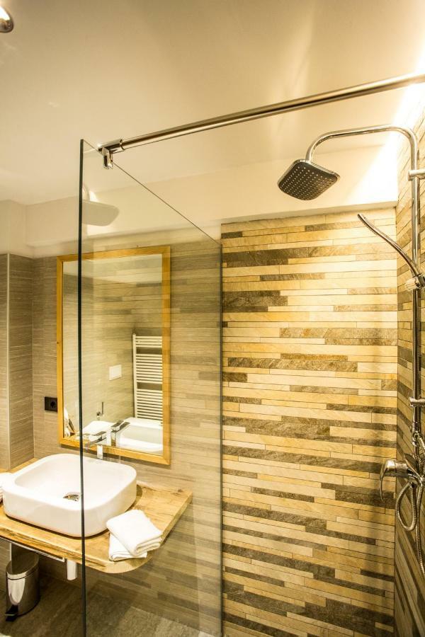 Alpine Rooms Guesthouse Брей-Червиния Экстерьер фото