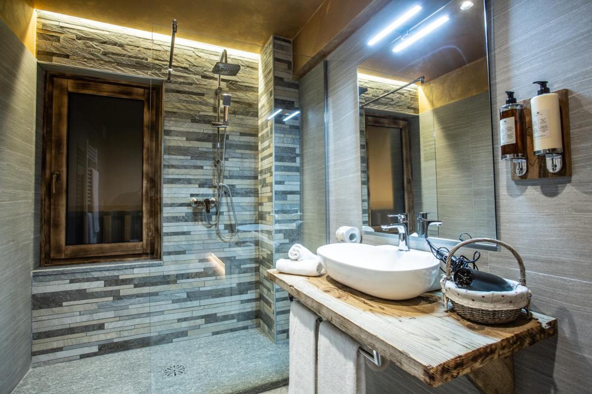 Alpine Rooms Guesthouse Брей-Червиния Экстерьер фото